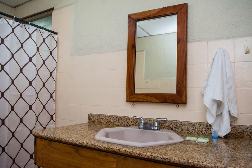Hostal Casa Los Espinoza Managua Ngoại thất bức ảnh