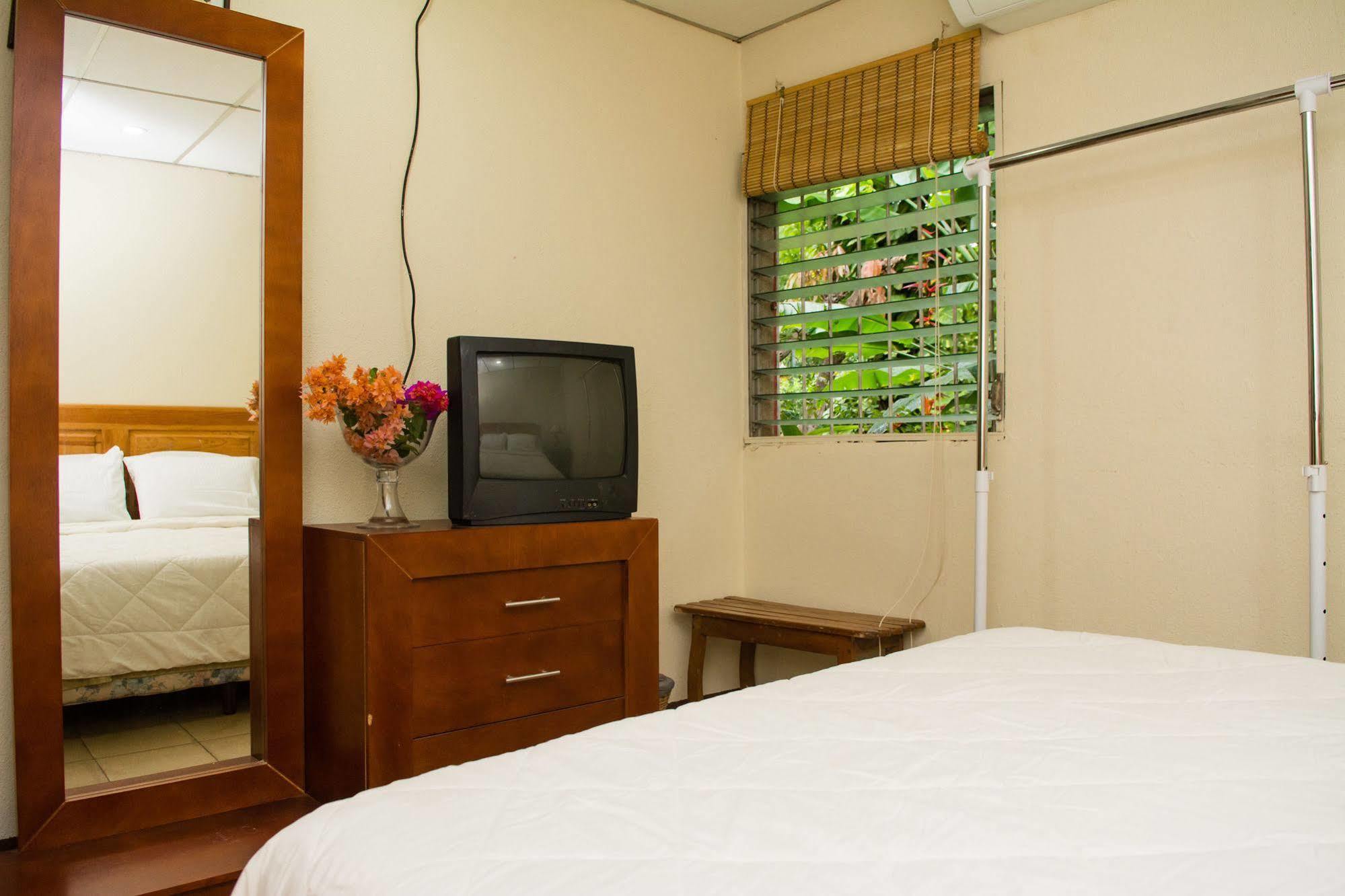 Hostal Casa Los Espinoza Managua Ngoại thất bức ảnh